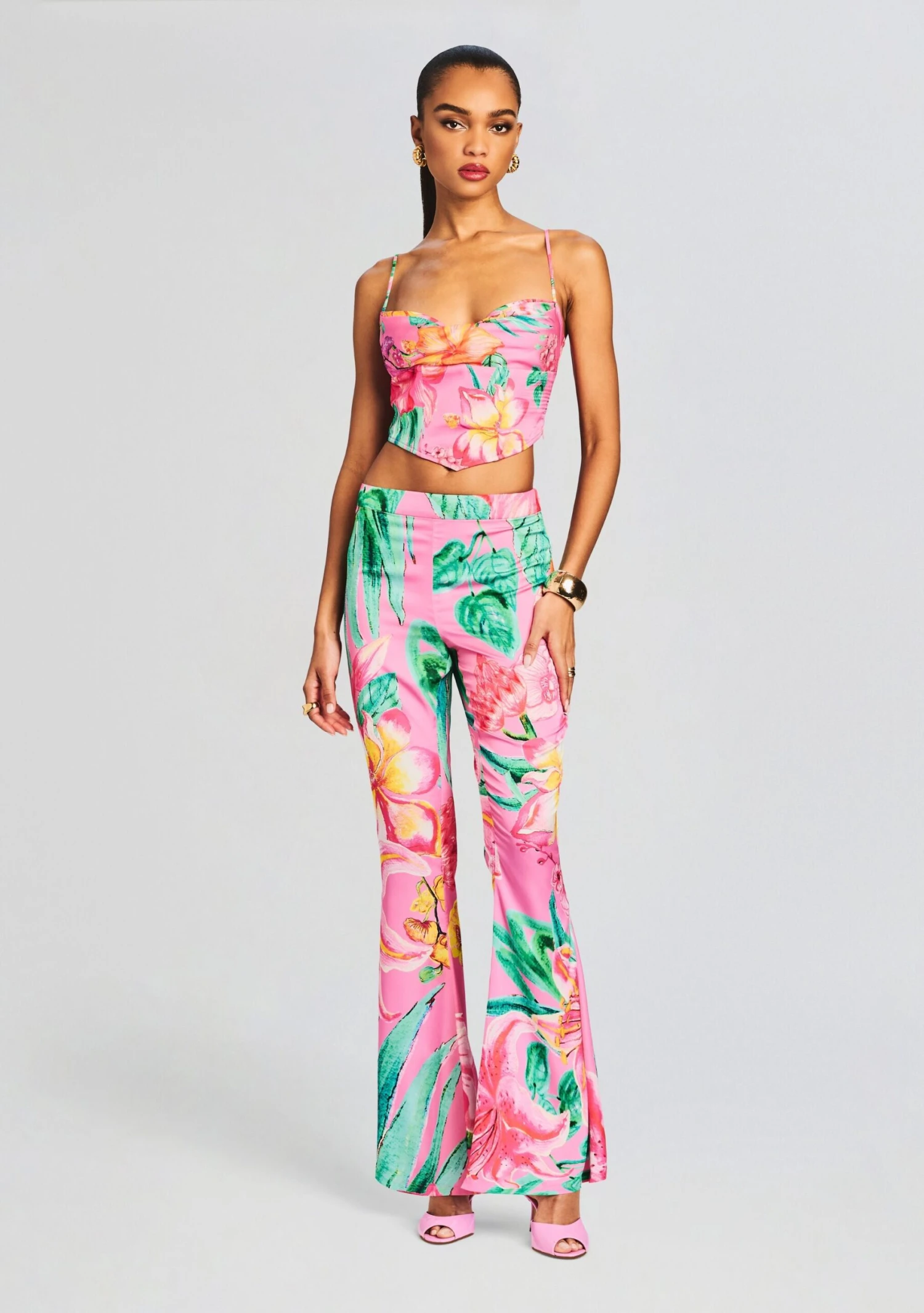 Megan Pant - Image 5