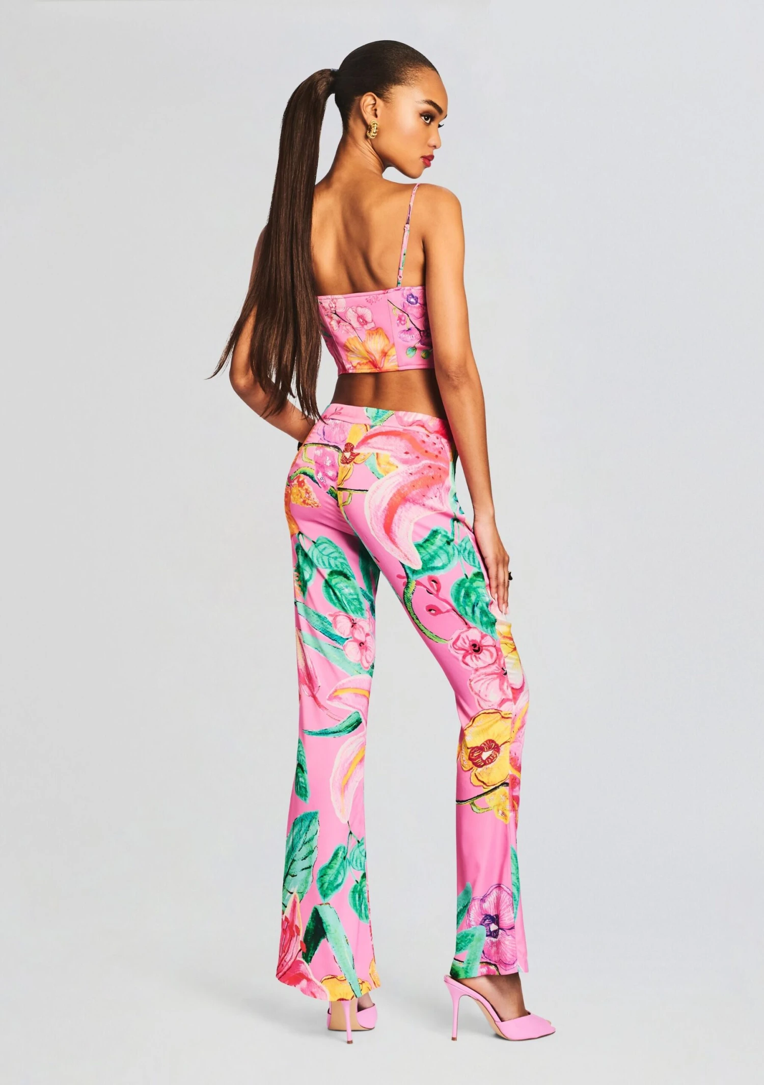 Megan Pant - Image 4